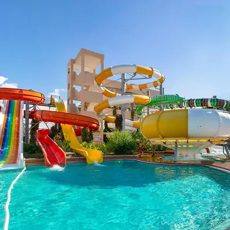 شقة Goldcity Main Building 2 Bedrooms With Free Aquapark ألانيا